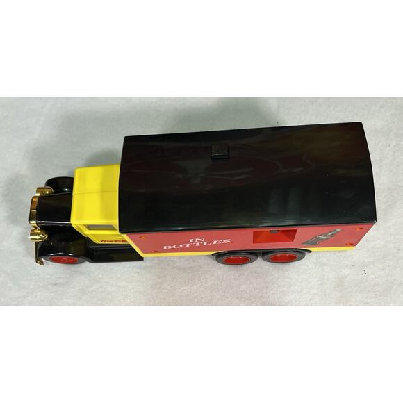 Coca-Cola Toy Truck with Clock - Picture 4 of 6